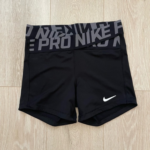Nike Pro Black Dri-FIT women shorts - Picture 1 of 7